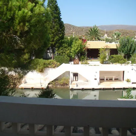 Apartment 235 . Eparchiaki Odos Ermionis -galatas *